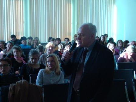 проф. С.М. Ткач во время живой дискуссии на XV Гастростудиях, организованных клиникой «Оберіг»