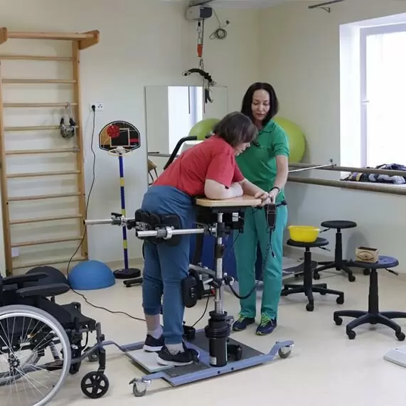 У Інсультного центру клініки «Оберіг» продовжує свою роботу школа для пацієнтів «Життя після інсульту»