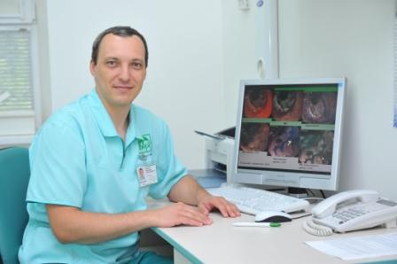 Яковенко В.О.  – к. мед. наук, керівник відділення ендоскопії та малоінвазивної хірургії, хірург-ендоскопіст, який вперше в Україні виконав ендоскопічну тунельну підслизову дирекцію гігантської ліпоми стравоходу